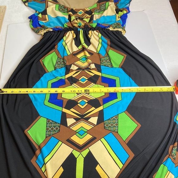 Emerald Dress Geometric Print Dress - Picture 9 of 10